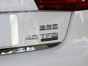 201830o 45 TFSI quattro \ ^