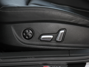 201830o 45 TFSI quattro \ {{