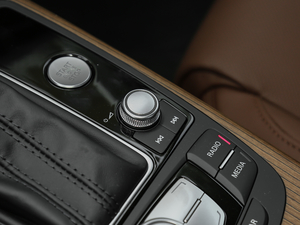 201830o 45 TFSI quattro A п؅^