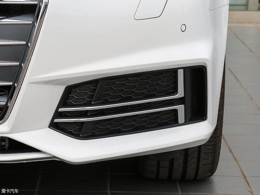 2018WA4L 30 40 TFSI r