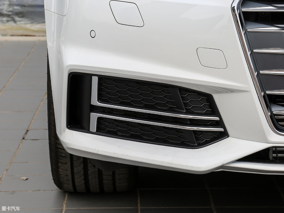 2018WA4L 30 40 TFSI r