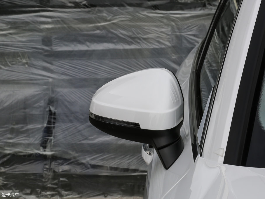 2018WA4L 30 40 TFSI r