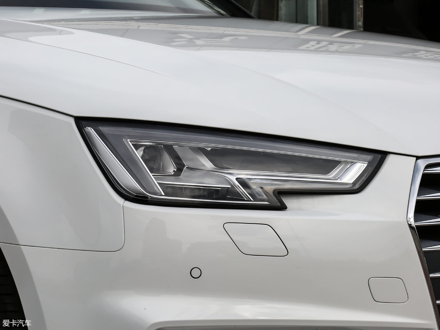 2018WA4L 30 40 TFSI r