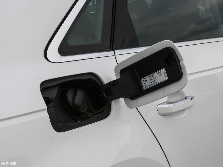 2018WA4L 30 40 TFSI r