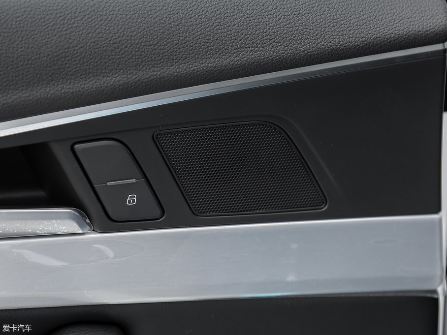 2018WA4L 30 40 TFSI r