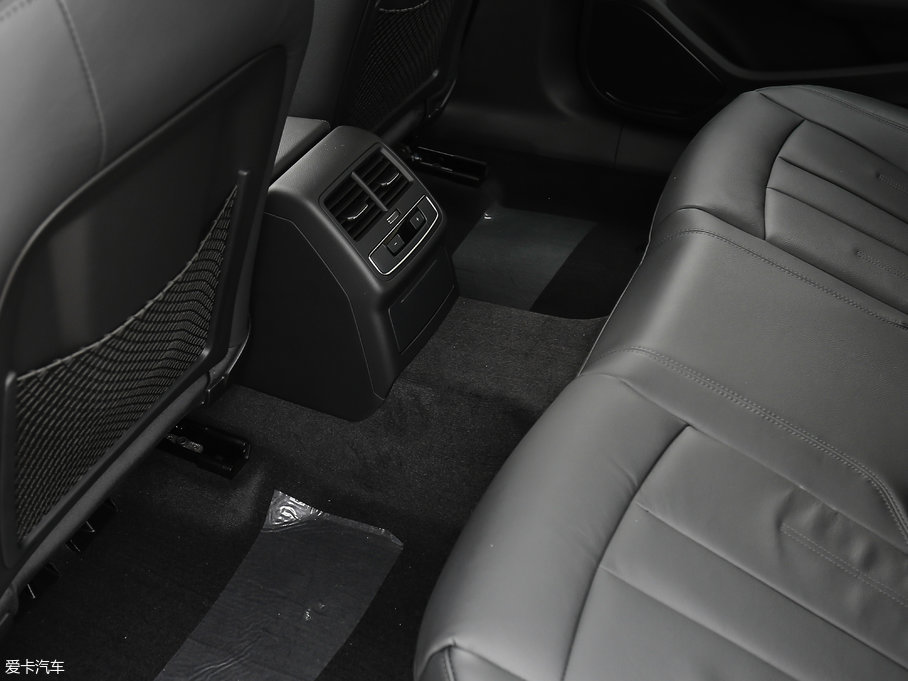 2018WA4L 30 40 TFSI r