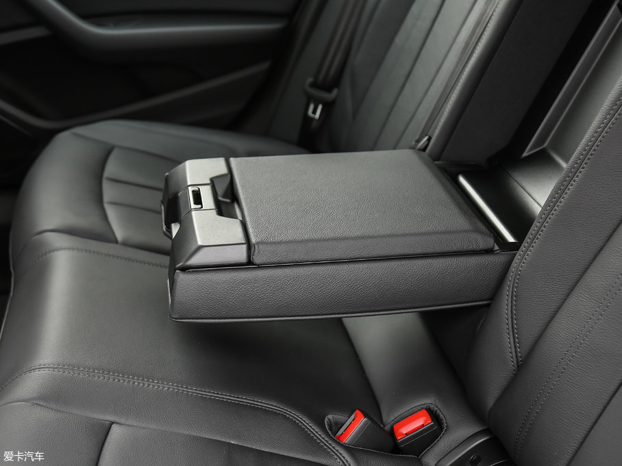 2018?yun)WA4L 30 40 TFSI r(sh)