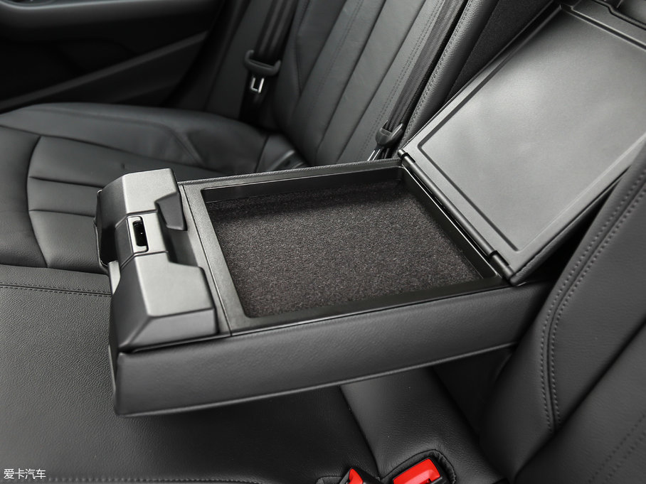 2018?yun)WA4L 30 40 TFSI r(sh)