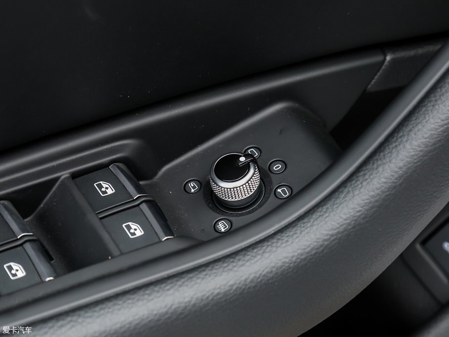 2018WA4L 30 40 TFSI r