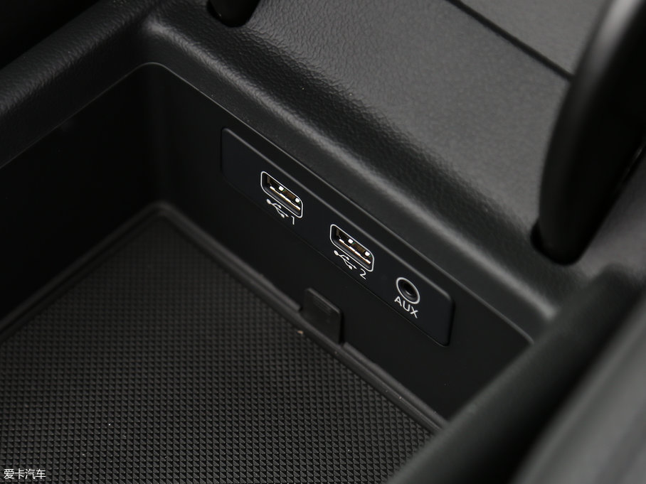 2018?yun)WA4L 30 40 TFSI r(sh)