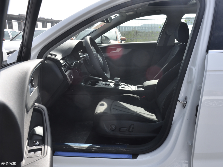 2018WA4L 30 40 TFSI Mȡ