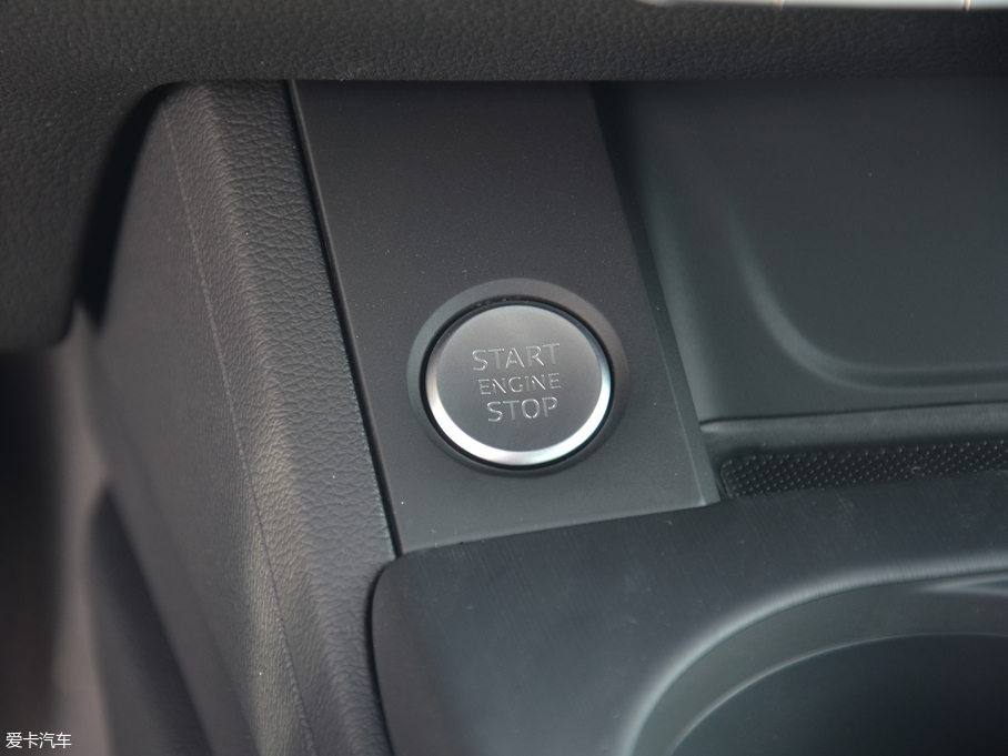 2018WA4L 30 40 TFSI Mȡ