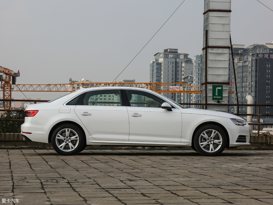 2018WA4L 30 40 TFSI M(jn)ȡ