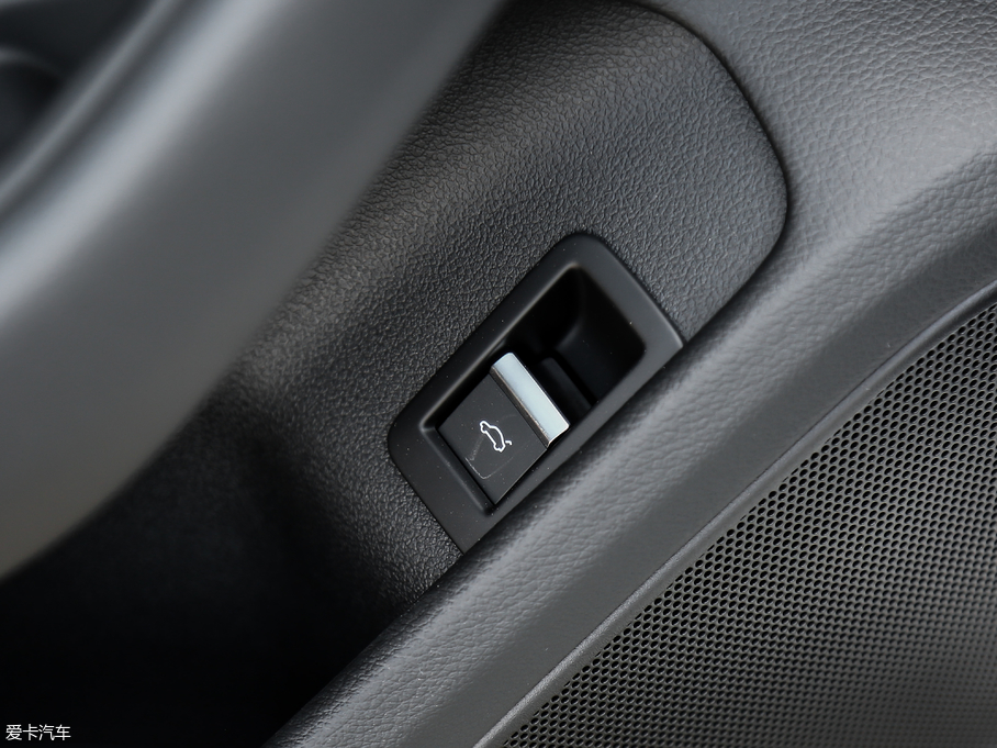 2018WA4L 30 40 TFSI Mȡ