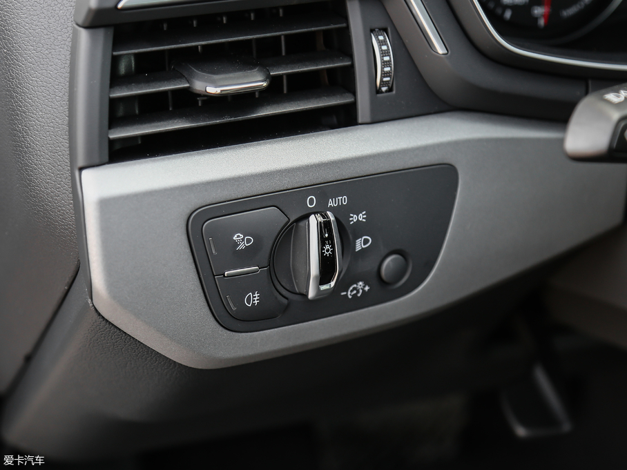 2018WA4L 30 40 TFSI Mȡ