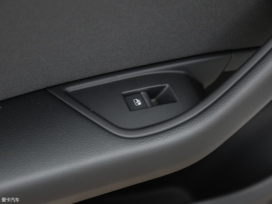 2018?yun)WA4L 30 40 TFSI M(jn)ȡ