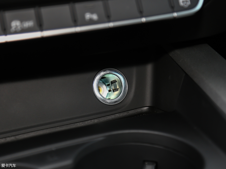 2018WA4L 30 40 TFSI Mȡ