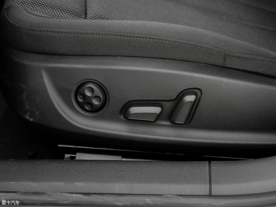 2018WA4L 30 40 TFSI Mȡ