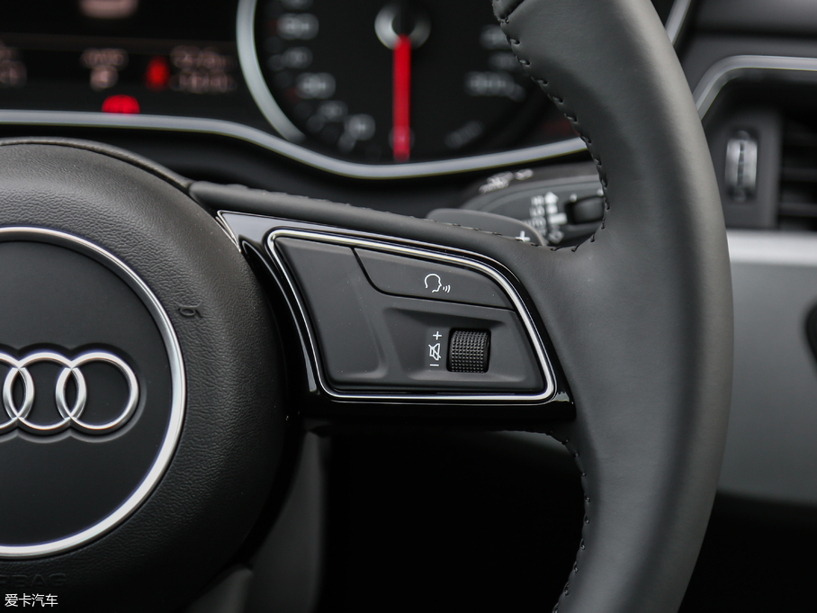 2018?yun)WA4L 30 40 TFSI M(jn)ȡ