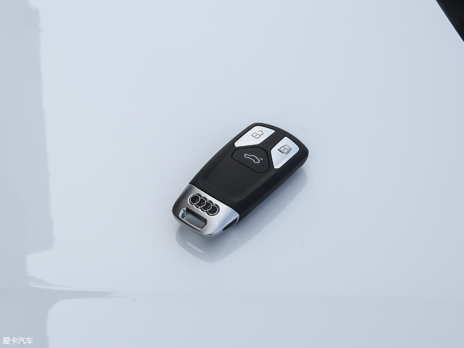 2018WA4L 30 40 TFSI Mȡ