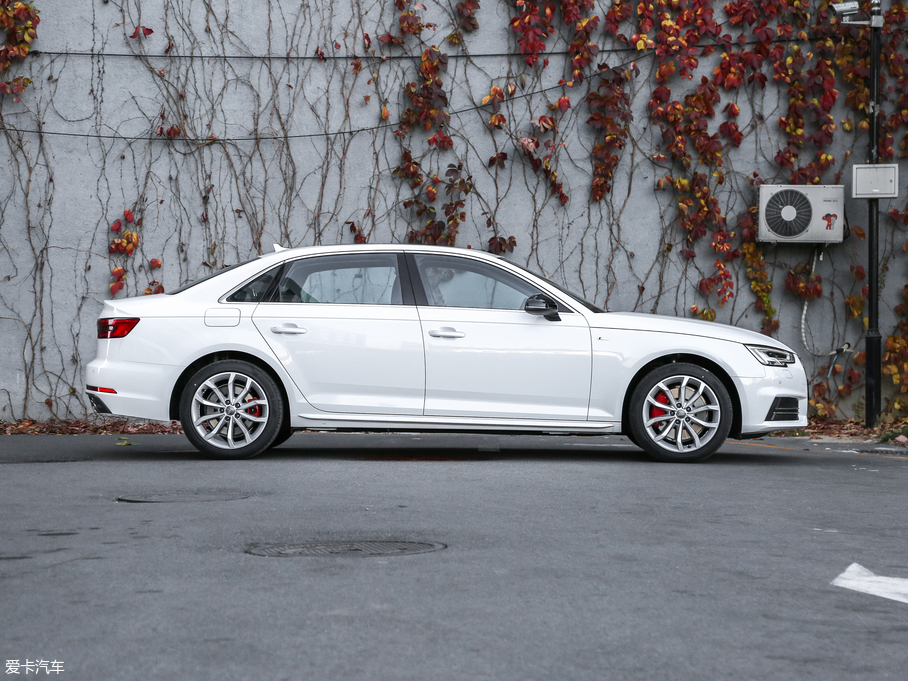 2018WA4L 30 45 TFSI quattro\Ӱ