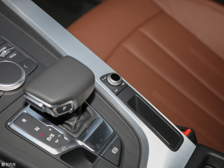 2018WA4L 30 45 TFSI quattro\Ӱ