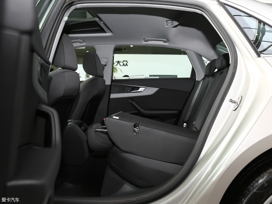 2018WA4L 30 40 TFSI Mȡ