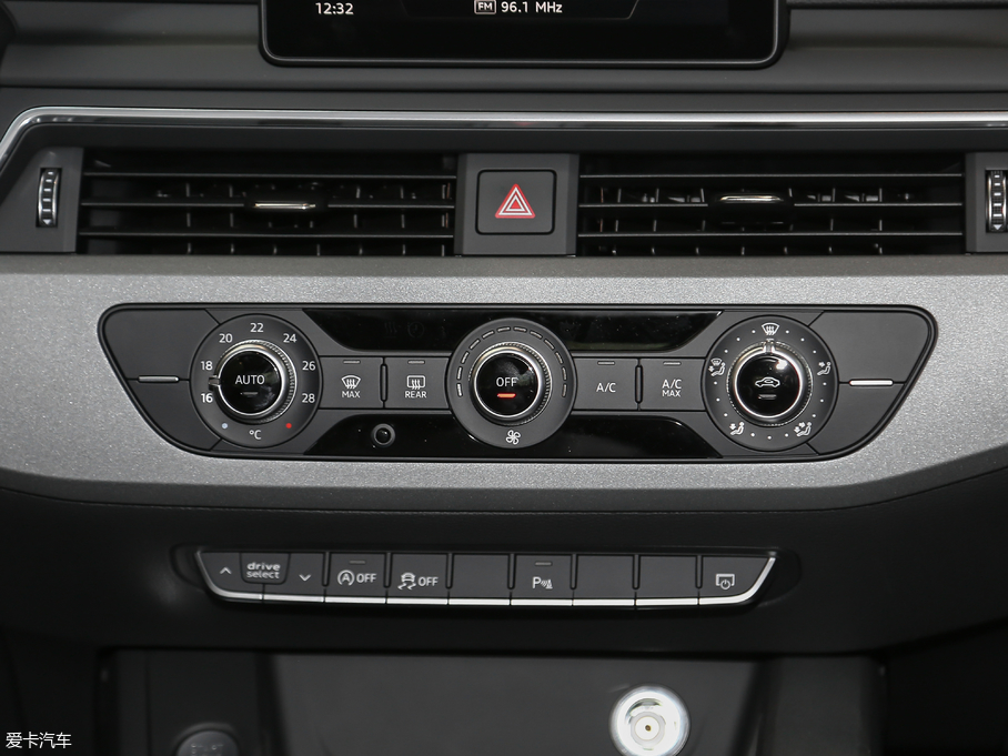 2018WA4L 30 40 TFSI M(jn)ȡ