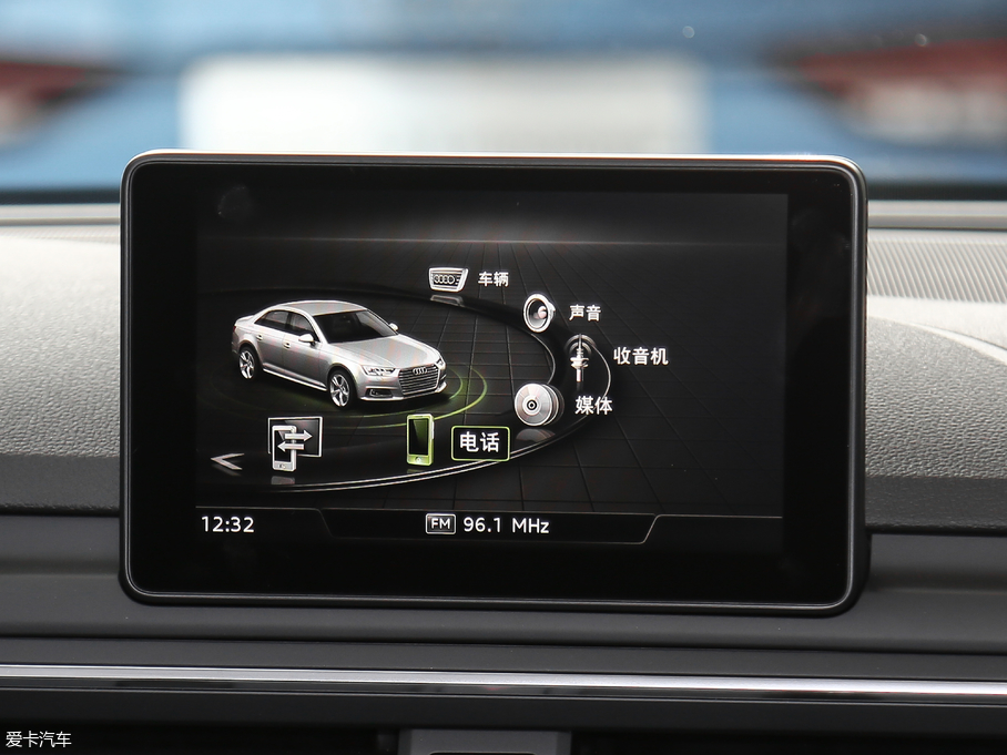 2018WA4L 30 40 TFSI M(jn)ȡ