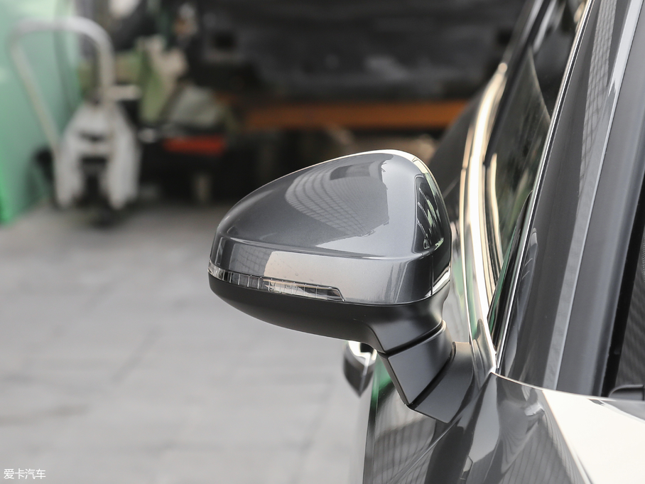 2018WA4L 30 30 TFSI Mȡ