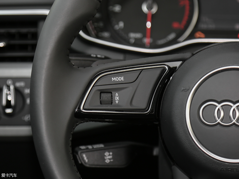 2018WA4L 30 30 TFSI M(jn)ȡ