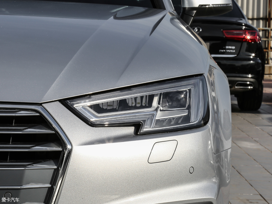 2018WA4L 30 40 TFSI r