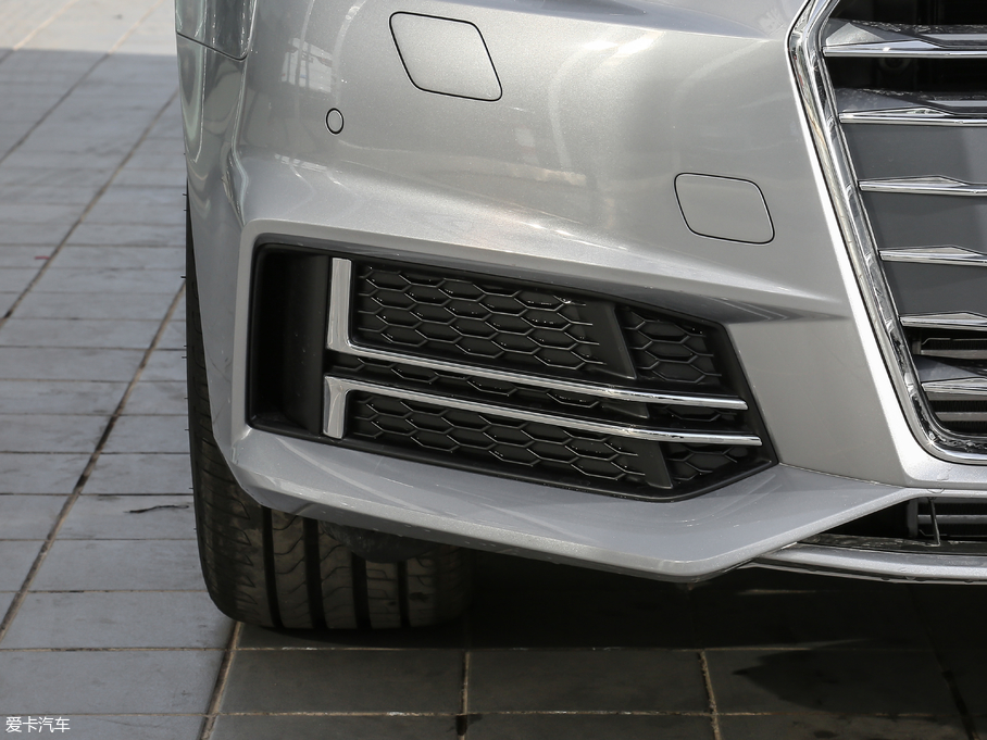 2018WA4L 30 40 TFSI r