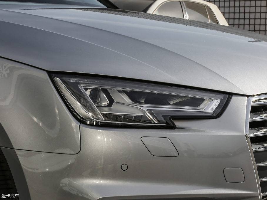 2018WA4L 30 40 TFSI r