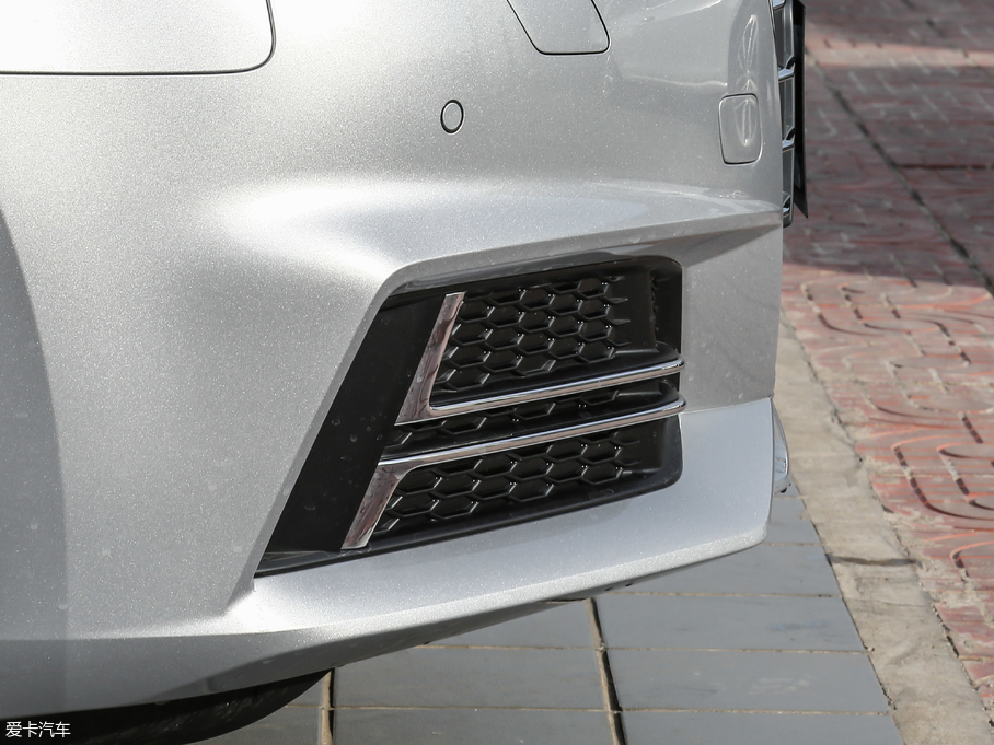 2018WA4L 30 40 TFSI r