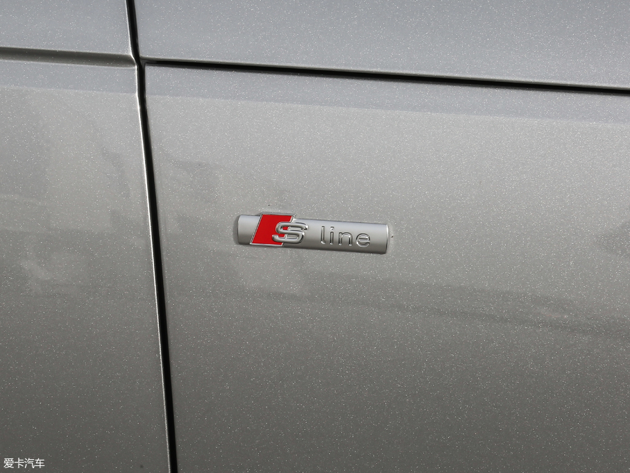 2018WA4L 30 40 TFSI r