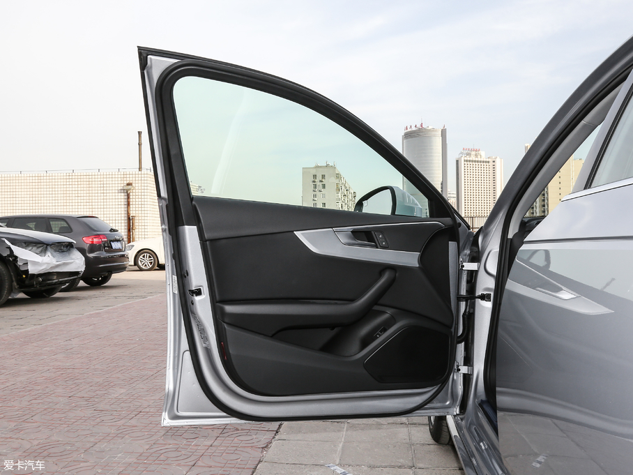 2018WA4L 30 40 TFSI r