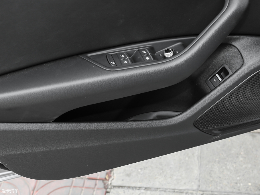 2018WA4L 30 40 TFSI r