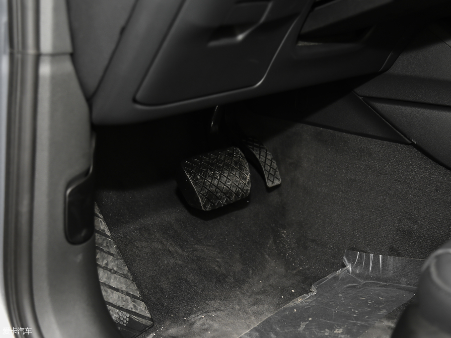 2018WA4L 30 40 TFSI r