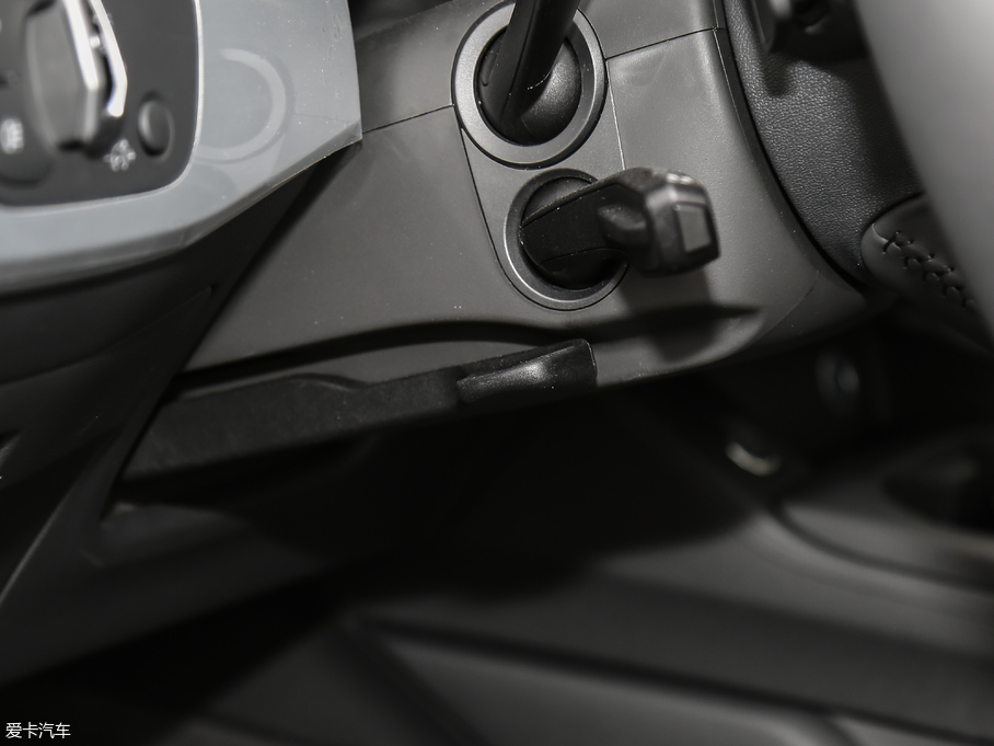 2018WA4L 30 40 TFSI r