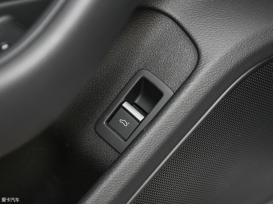 2018WA4L 30 40 TFSI r