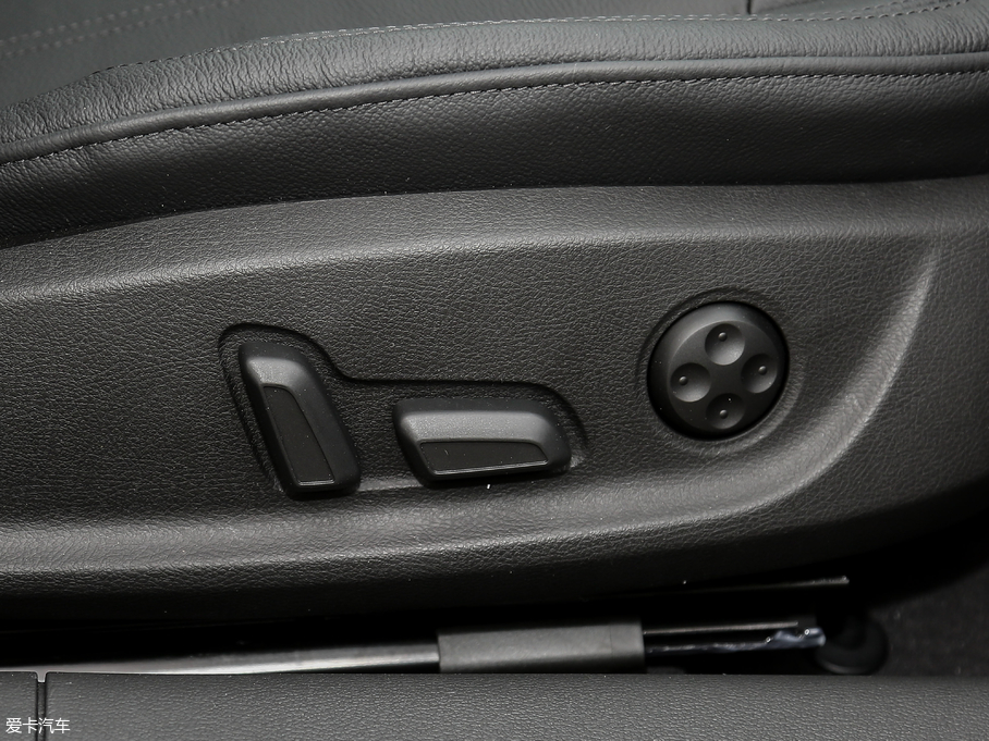 2018WA4L 30 40 TFSI r