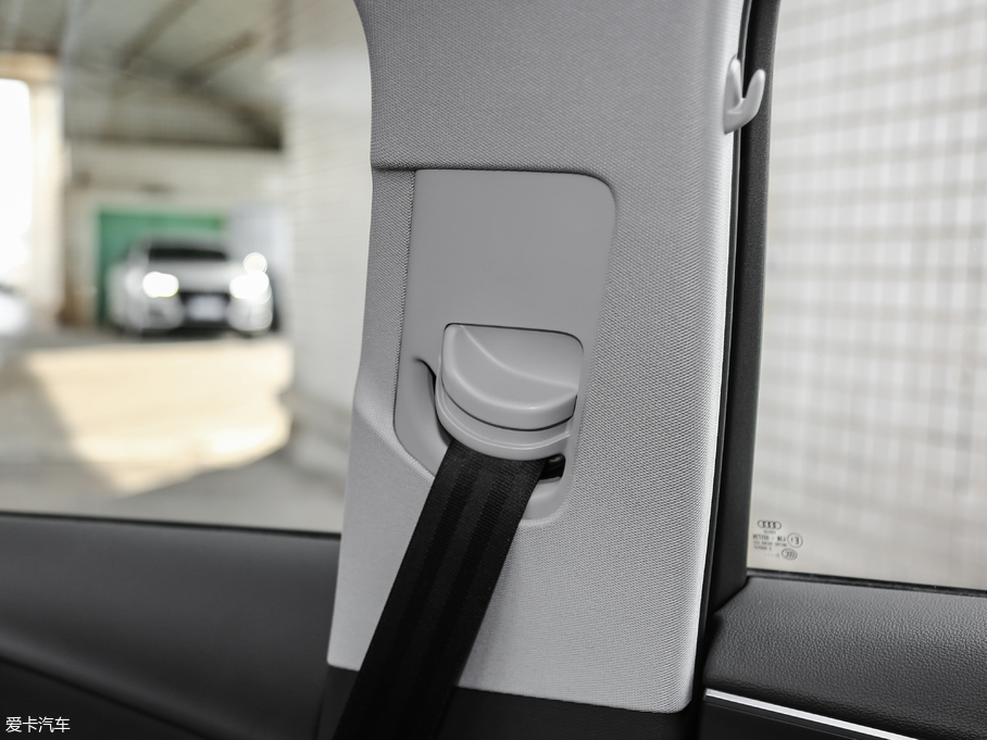 2018WA4L 30 40 TFSI r