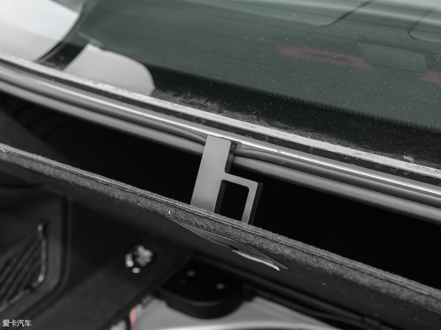 2018WA4L 30 40 TFSI r