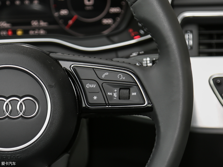 2018WA4L 30 40 TFSI r