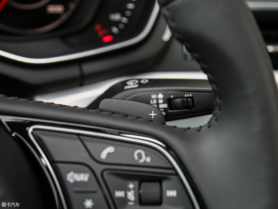 2018WA4L 30 40 TFSI r