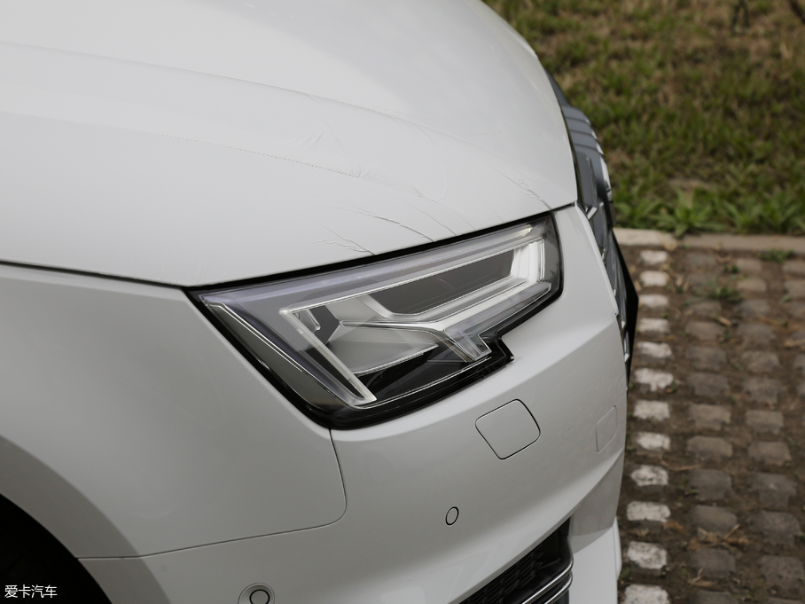 2018WA4L 30 45 TFSI quattro\