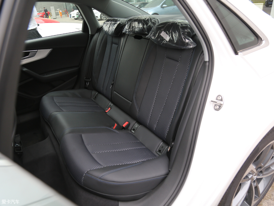 2018WA4L 30 45 TFSI quattro\