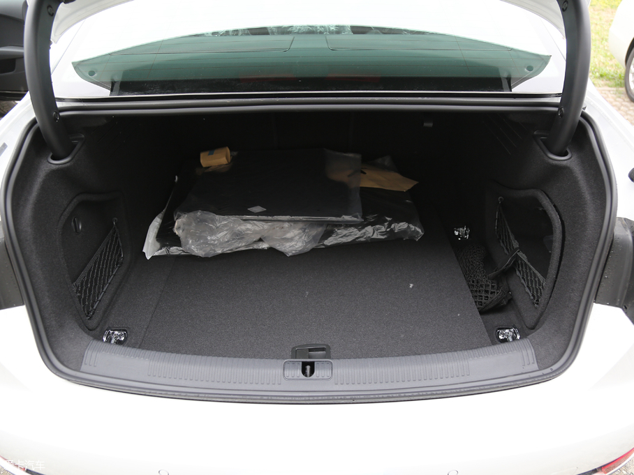 2018WA4L 30 45 TFSI quattro\