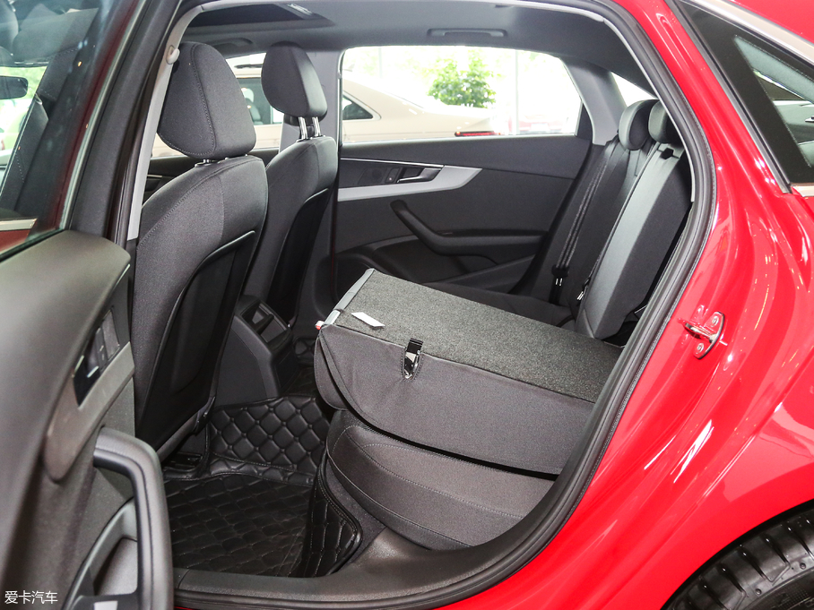 2018?yun)WA4L 30 40 TFSI M(jn)ȡ